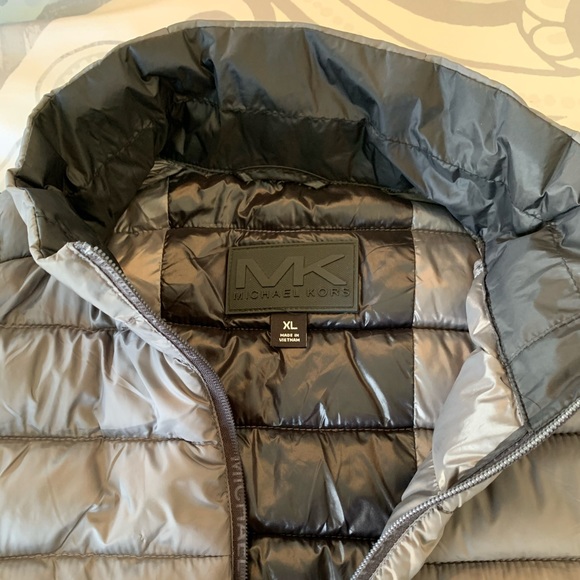 Michael Kors Puffer Jacket - Picture 5 of 8